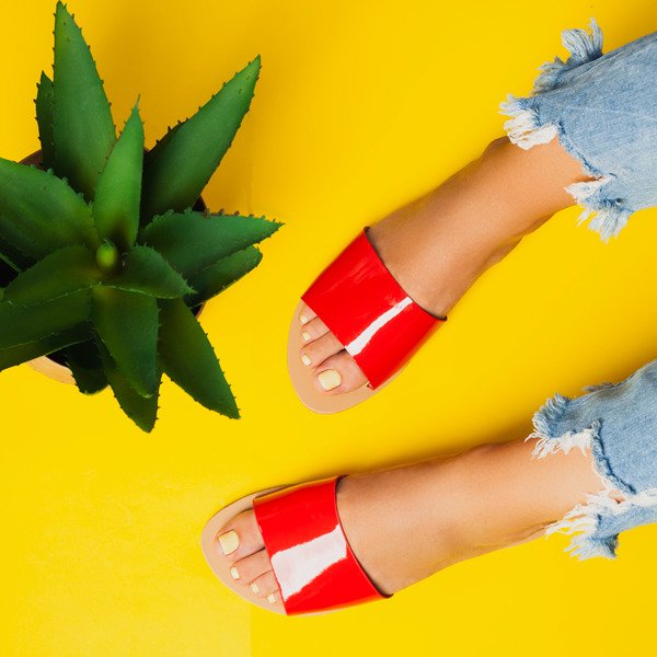 Červené papuče na plochej podrážke Austis - Obuv