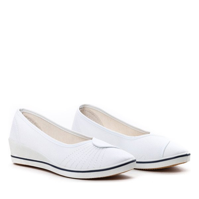Białe baleriny na koturnie Botilda- Obuwie