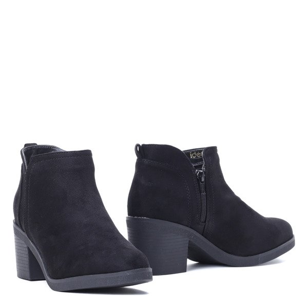 Czarne botki na słupku Emy- Obuwie