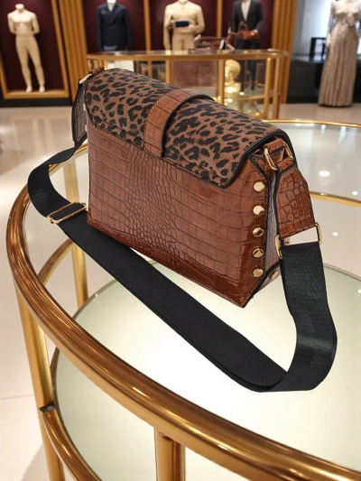 Lakirana majhna ženska torbica iz eko usnja Panthere Mist