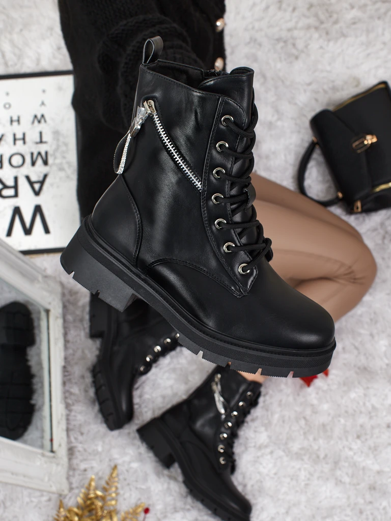 Ženski Gležnarji Venus Črni Usnjeni Elegantni za Jesen