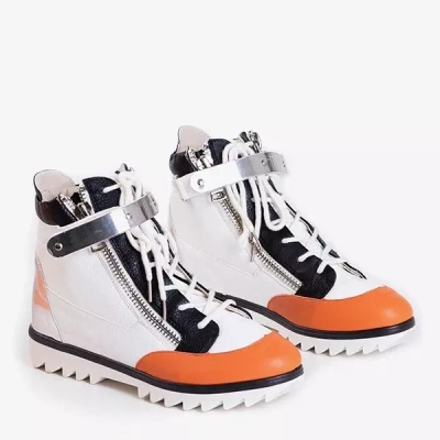 OUTLET Biele športové členkové topánky s lakovanou úpravou Krillas - Obuv