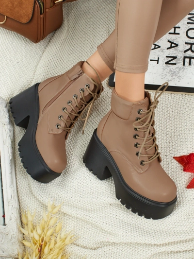 Ženski gležnarji iz eko semiša s peto in platformo Tavlissa