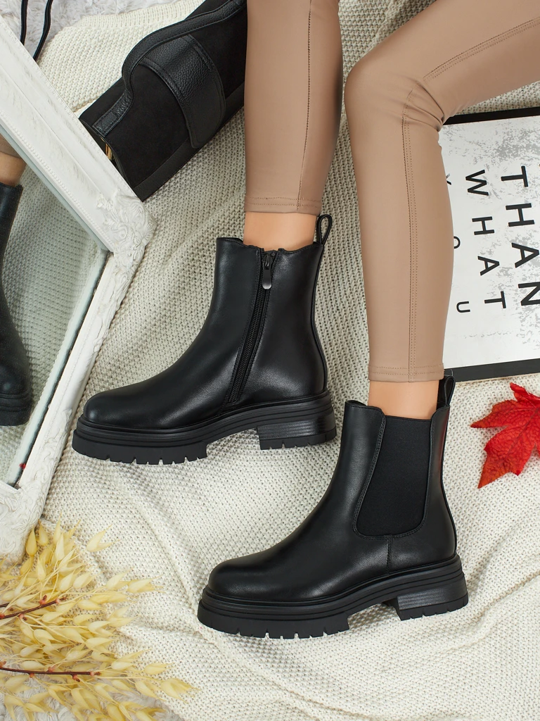 Ženski gležnarji iz eko usnja Solmira