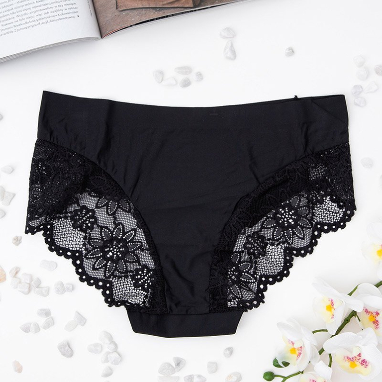 Čierne dámske nohavičky s čipkou - Spodná bielizeň