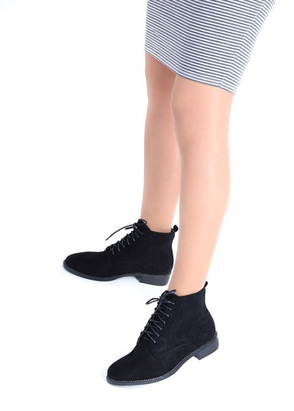 Czarne, sznurowane botki Noel- Obuwie