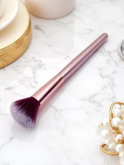Kontúrovací štetec na make-up
