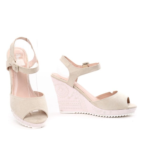 Beżowe sandały na koturnie Daga- Obuwie