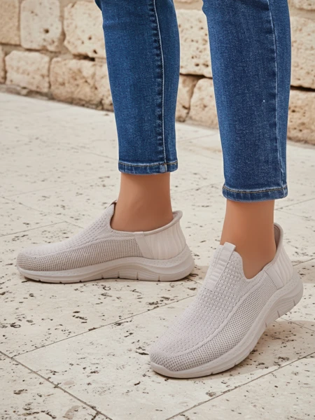Aurelia Comfort Bež Slip On Ženski Čevlji iz Tkanine s Ploščato Peto