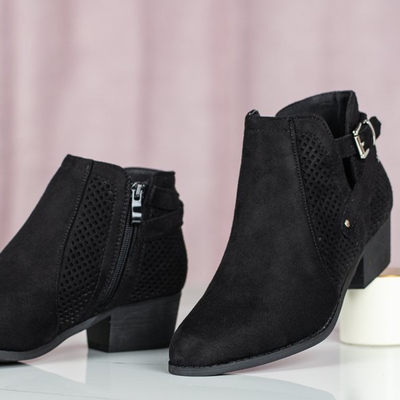 Čierne topánky Chelsea s prelamovaným povrchom Black Elegance - Obuv