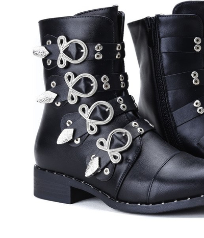 Czarne workery z czterema sprzączkami Bell- Obuwie