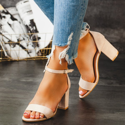 Sandały beżowe z eko-skóry na słupku Cefalia - Obuwie