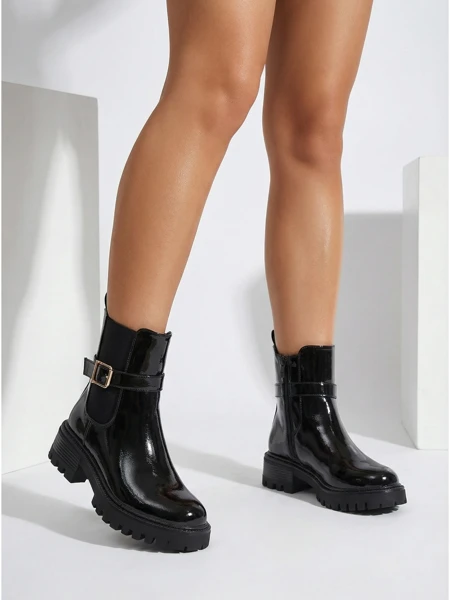 Lakirani ženski gležnarji iz eko usnja Calivi