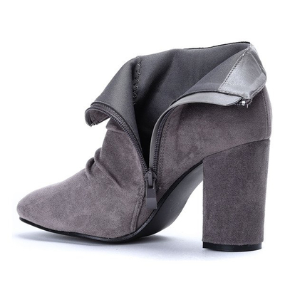 Szare botki z marszczeniem na słupku Ruby - Obuwie