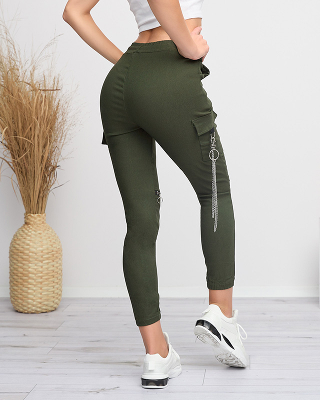 Tmavo zelené dámske cargo nohavice s retiazkou - Oblečenie