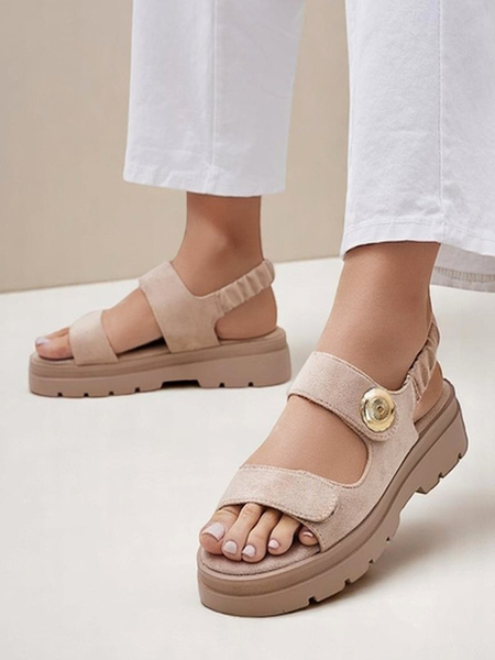 Ženski bež sandali Royalfashion Callista na platformi iz semiša