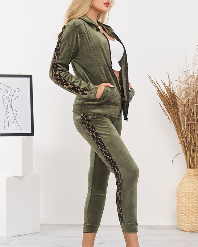 Dámska tepláková súprava so zelenými pásikmi - Oblečenie