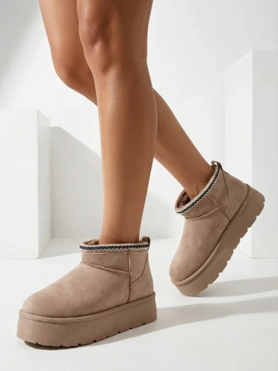 Royalfashion Dámske krátke topánky a'la snow boots Xoalla