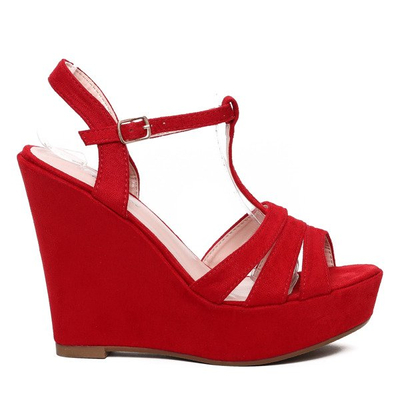 Czerwone sandały na koturnie - Obuwie