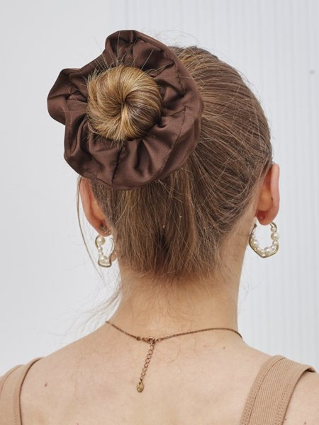 Royalfashion Saténová gumička do vlasov Satelle Štýl