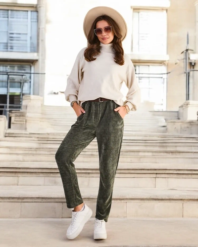 Royalfashion Jednoduché ženské nohavice z manšestr pre krásu