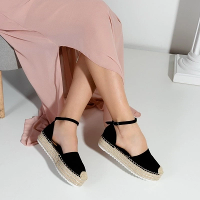 OUTLET Čierne dámske sandále a'la espadrilky na platforme Indira - Topánky