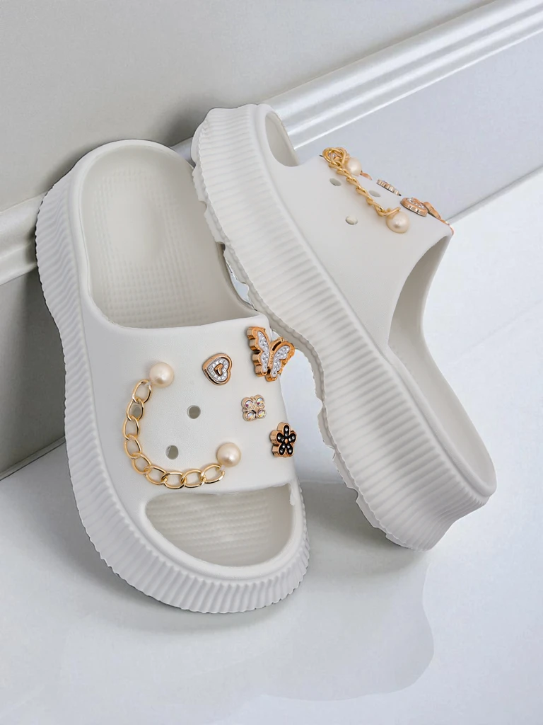 Royalfashion Dámske gumové sandále s ozdobami Slash Glam