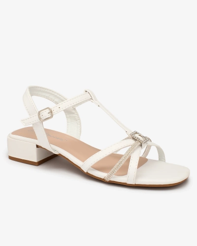 Royalfashion Dámske biele sandále na nízkom podpätku so zirkónmi Luietta