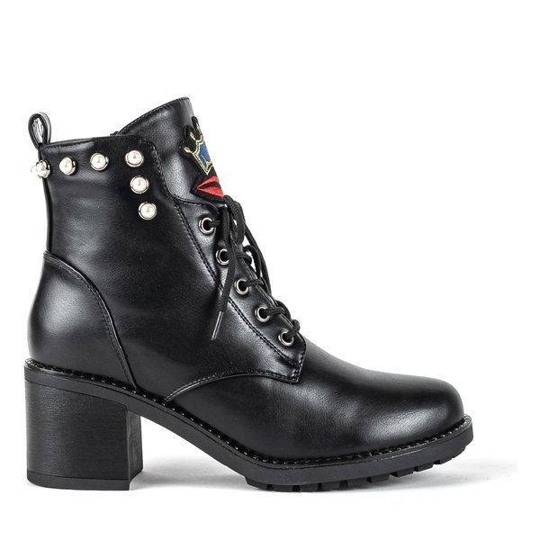 Černé boty na horním sloupku s náplastmi Nevadinas - Obuv 1