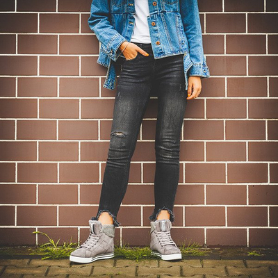 Szare buty sportowe Charlee - Obuwie