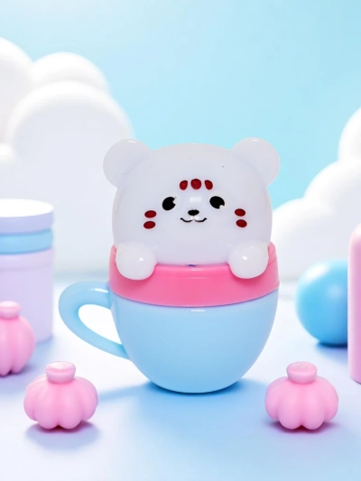 Detský balzam na pery s medvedíkom v šálke — zvlhčuje a regeneruje