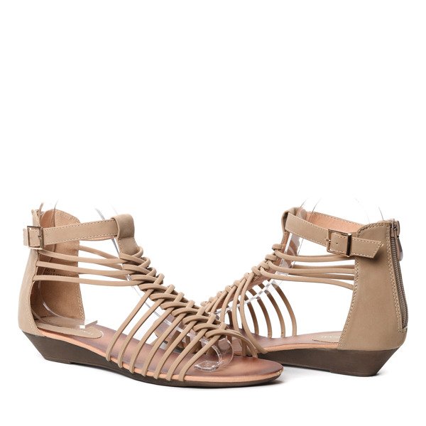 Béžové sandále na nízkom podpätku vyrobené z umelej kože Uasswerra - Obuv