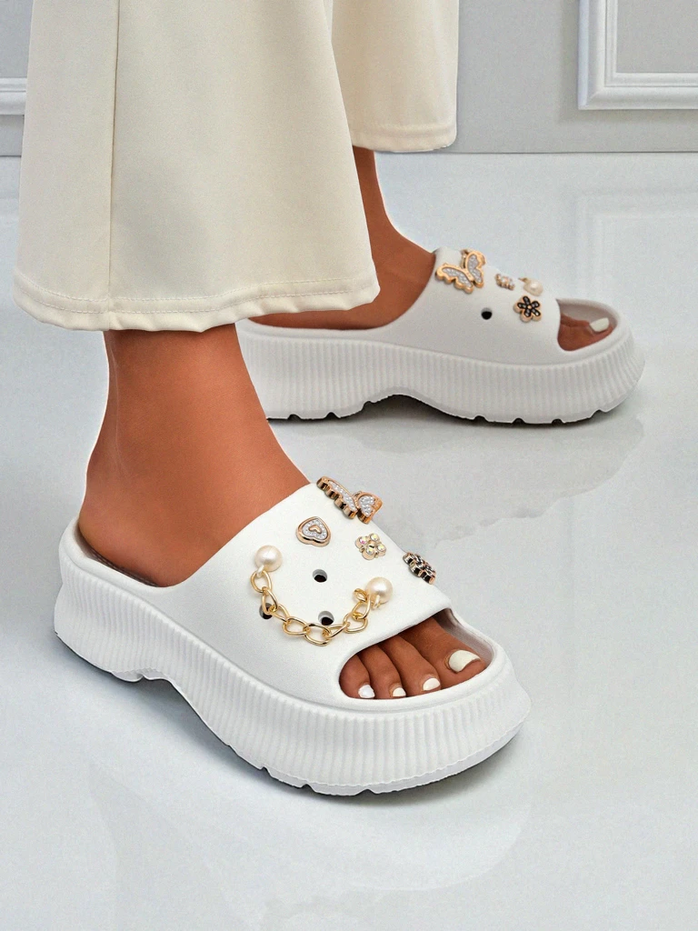 Royalfashion Dámske gumové sandále s ozdobami Slash Glam