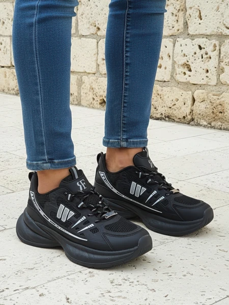 Ženski športni čevlji Royalfashion Hypatia črni s plosko peto 5 cm