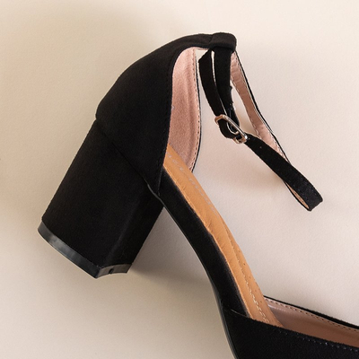 Čierne dámske sandále na stĺpiku Rumil - Obuv