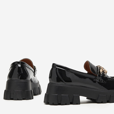 OUTLET Dámske čierne lakované slip on topánky s retiazkou Guinewra - Footwear