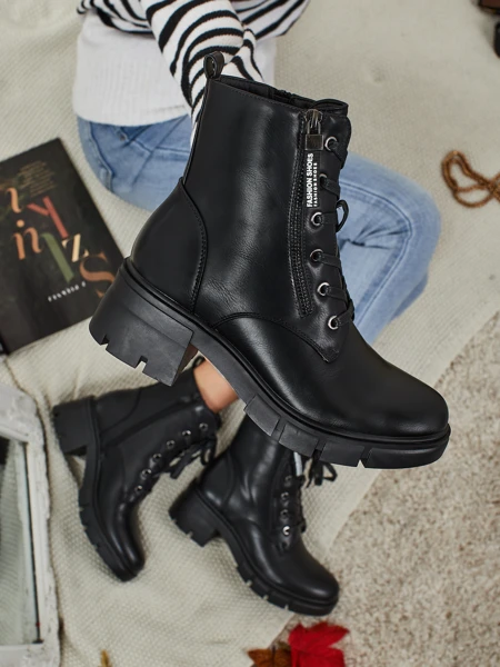 Eko usnjeni ženski gležnarji z vezalkami Nomelira