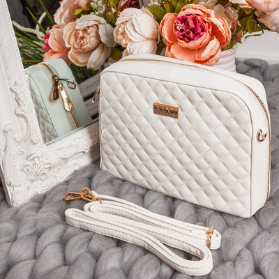 Prošívaná taška přes rameno v bílé barvě - Kabelky 1