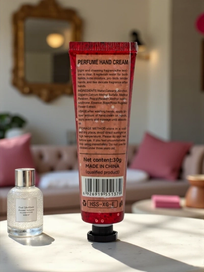 Spesial Night Venus Very Sexy – dišeča svilnata krema za roke 30g