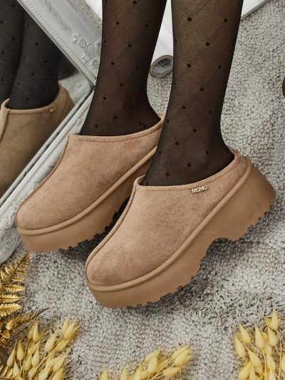 Kratki ženski škornji a'la za sneg s krznom Calindra