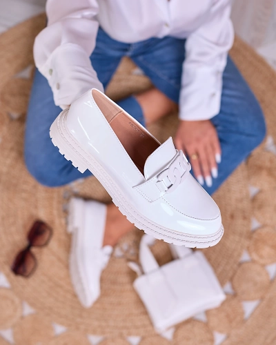 Royalfashion Biele lakované mokasíny pre ženy Dafench