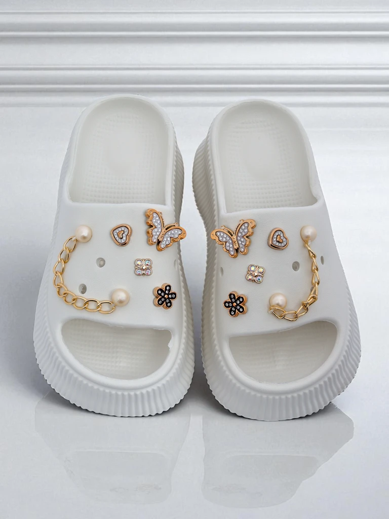 Royalfashion Dámske gumové sandále s ozdobami Slash Glam