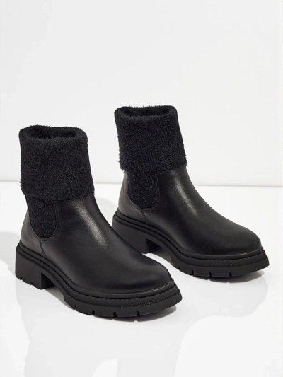 Ženski gležnarji iz eko usnja s krznom Kesy