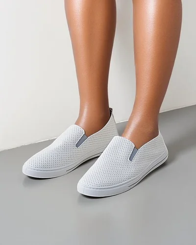 Royalfashion Dámske perforované slip-on topánky Eppes