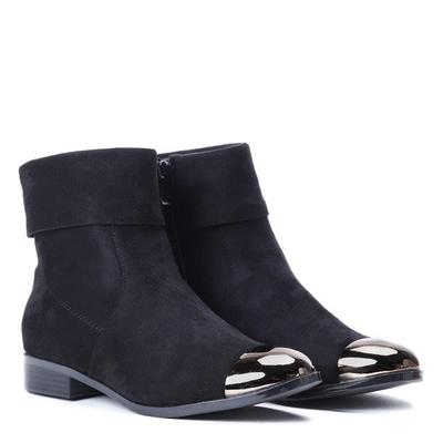 Czarne sztyblety z metalicznym noskiem Yoon- Obuwie