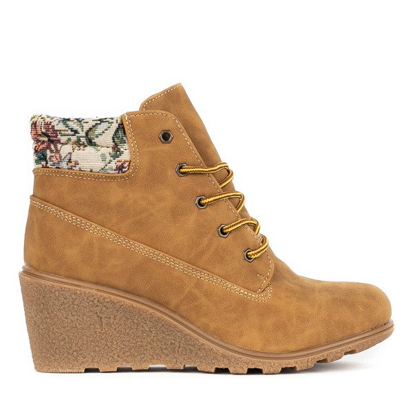 Brązowe botki na koturnie z beżową wstawką w kwiaty Marona - Obuwie