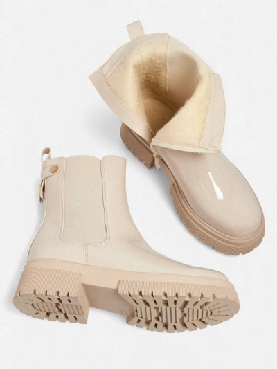 Lakirani ženski gležnarji iz eko usnja Calebi