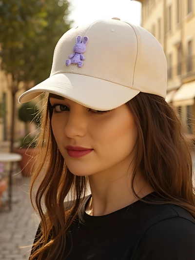 Royalfashion Šiltovka s nášivkou Bunny Chic