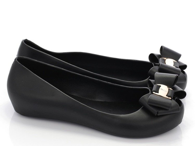 Czarne balerinki z ozdobą - Obuwie