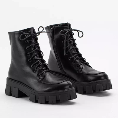 OUTLET Čierne dámske kabelky na plochých podpätkoch Sinila - Obuv